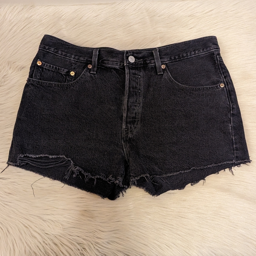 Levi's 501 black cut off raw hem button fly shorts size 31 - Picture 1 of 7
